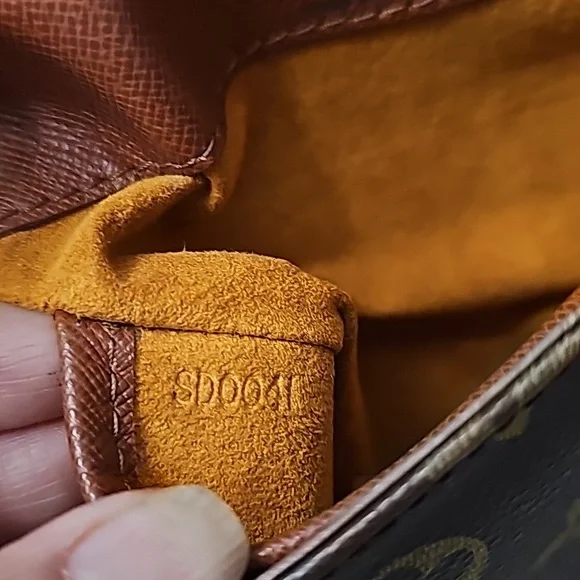 #0040-1111 LOUIS VUITTON MONOGRAM MUSSET SHOULDER BAG - Picture 10 of 12